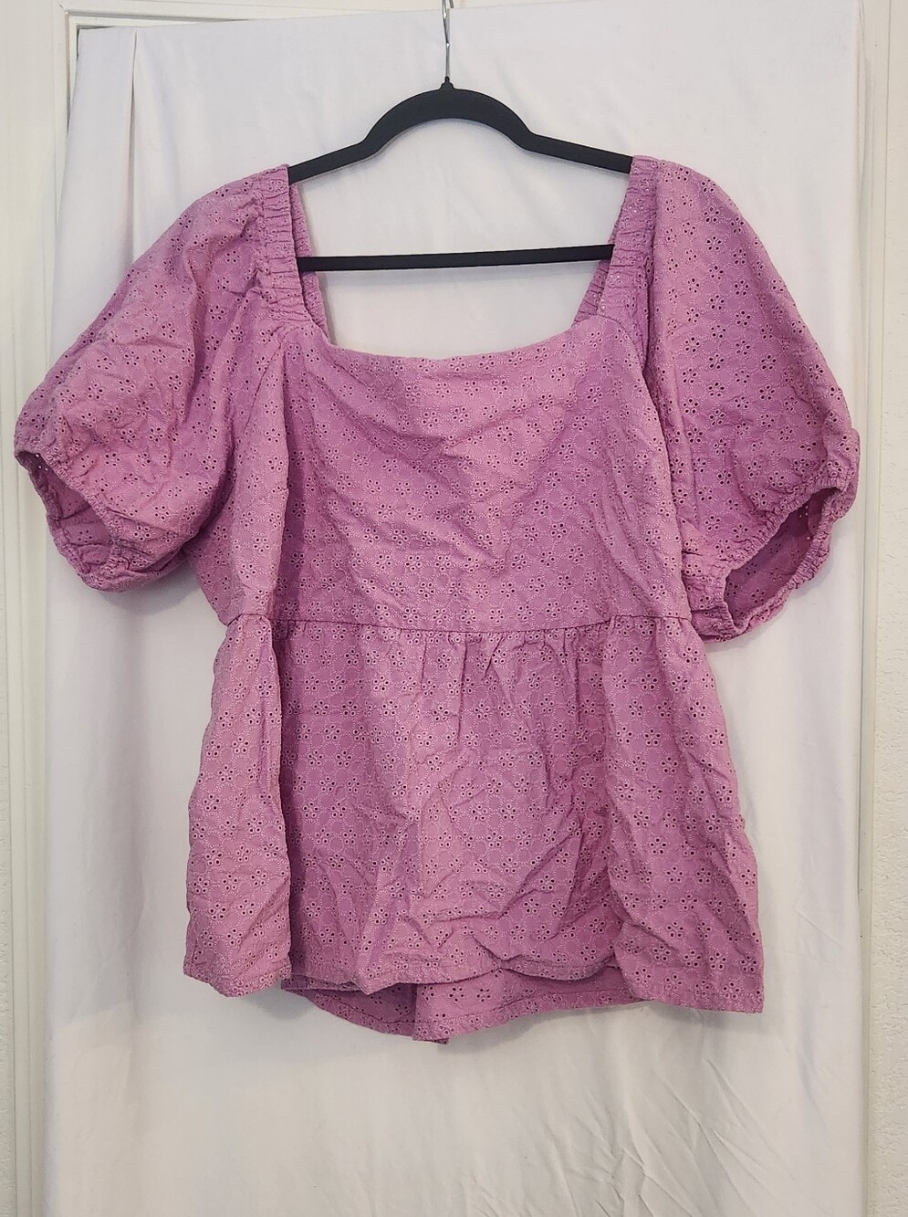 Women’s Posh Peanut Pink/Purple Eyelet Puff Sleeve Peplum Top Tie Back, XL